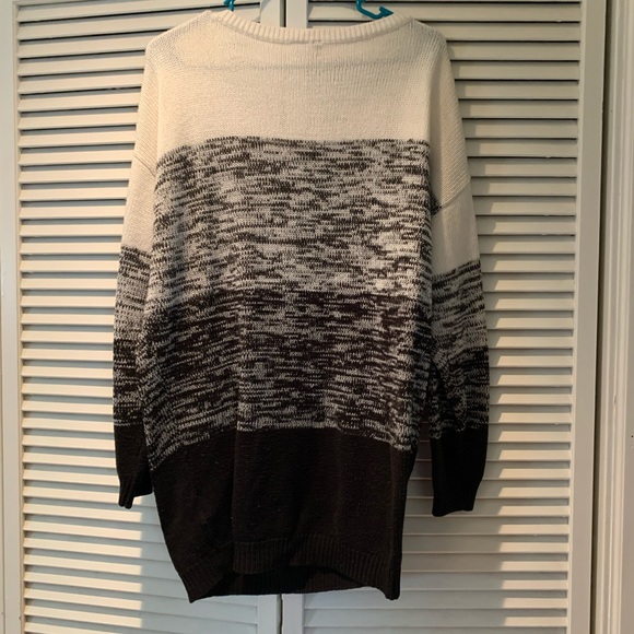H&M Oversize White/Black Stripe Sweater - Picture 3 of 3